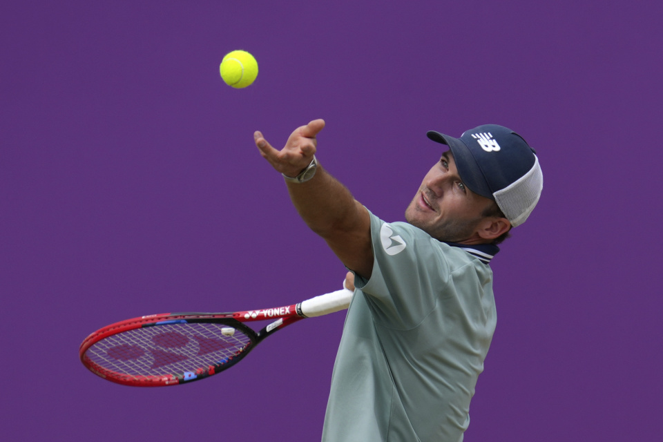 他能够在高 他能够在高