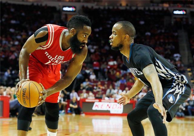 特罗萨德打 特罗萨德打